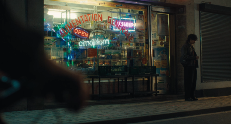 Simon at the night shop_Thanasis Tsimpinis_Ilona Vanouplines_DOP_1